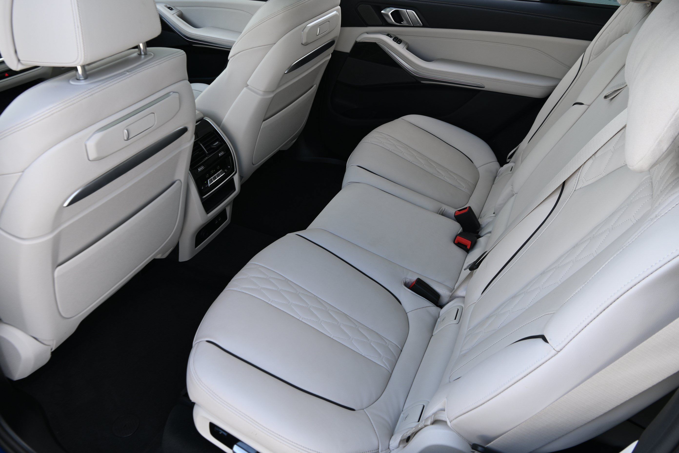 Certified 2026 BMW X7 M60i AWD/4WD image 13