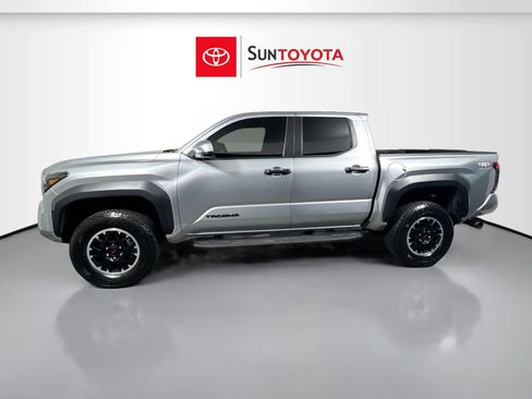 Used 2024 Toyota Tacoma TRD Off-Road AWD/4WD image 7