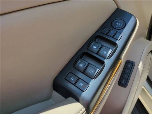 Used 2017 GMC Yukon Denali AWD/4WD image 9