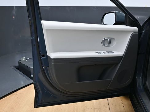 Used 2023 Hyundai Ioniq 5 SE RWD image 40