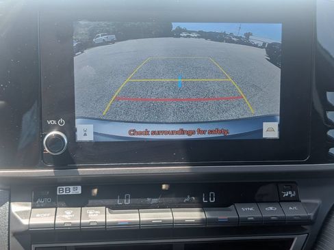 Used 2025 Toyota Camry SE AWD/4WD image 44
