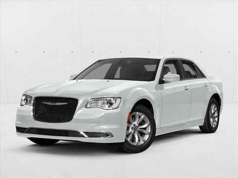 Used 2017 Chrysler 300 Limited w/ Value Package RWD image 1