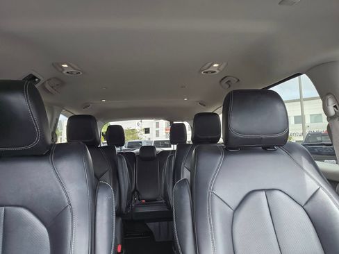 Used 2024 Chrysler Pacifica Limited FWD image 31