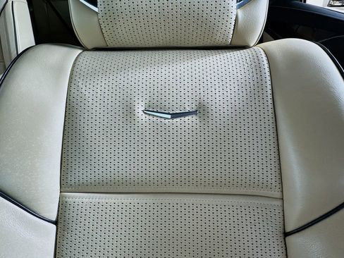 Used 2023 Cadillac Escalade ESV Premium Luxury image 18