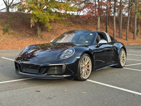 Used 2019 Porsche 911 image 4