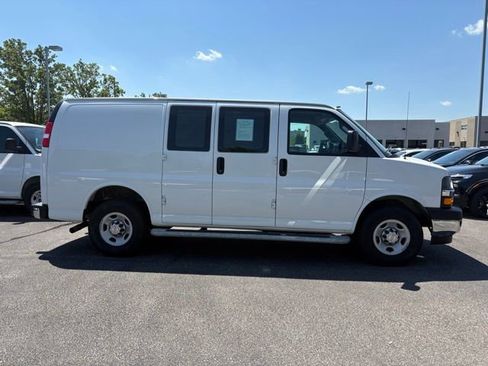 Used 2024 Chevrolet Express 2500 w/ Driver Convenience Package RWD image 9