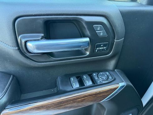 Used 2022 Chevrolet Silverado 2500 High Country image 28