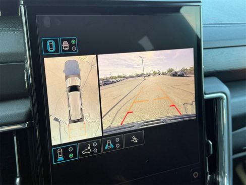 Used 2025 GMC Yukon XL Denali image 18