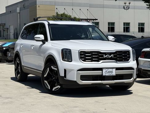 Used 2025 Kia Telluride S AWD/4WD image 2