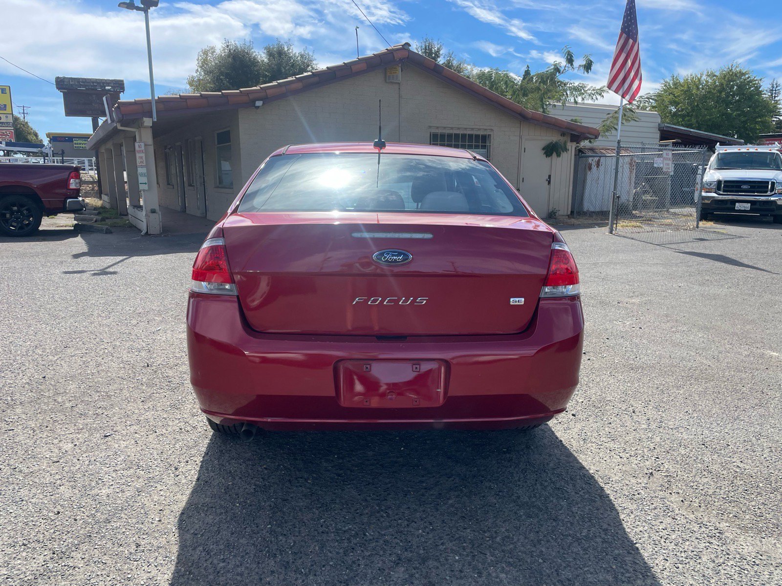 Used 2010 Ford Focus SE FWD image 8