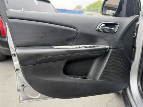 Used 2015 Dodge Journey SXT w/ Flexible Seating Group FWD image 7
