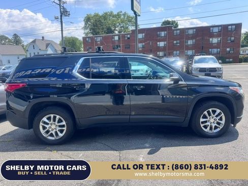 Used 2020 Chevrolet Traverse LT w/ Driver Confidence II Package AWD/4WD image 4