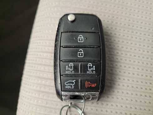 Used 2019 Kia Sedona LX FWD image 32