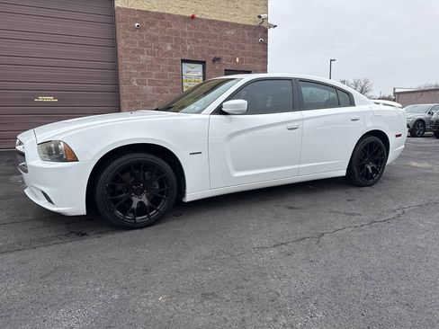 Used 2011 Dodge Charger R/T image 2