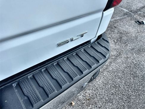 New 2026 GMC Sierra 1500 SLT image 14