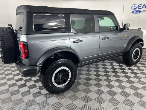 Used 2022 Ford Bronco Badlands image 5