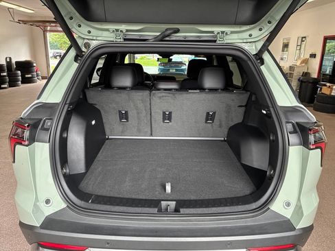 Used 2025 Chevrolet Equinox ACTIV w/ Safety and Technology Package AWD/4WD image 19