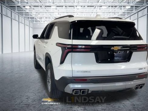 Used 2024 Chevrolet Traverse LT w/ Enhanced Driving Package FWD image 8