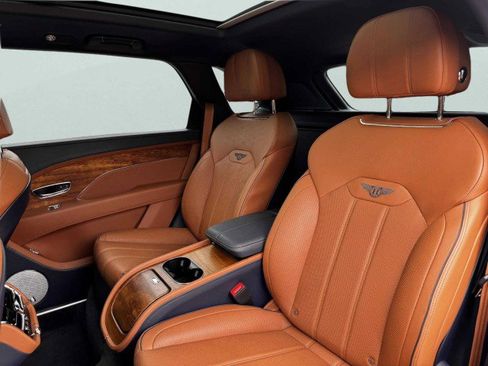 Used 2023 Bentley Bentayga Extended Wheelbase image 47