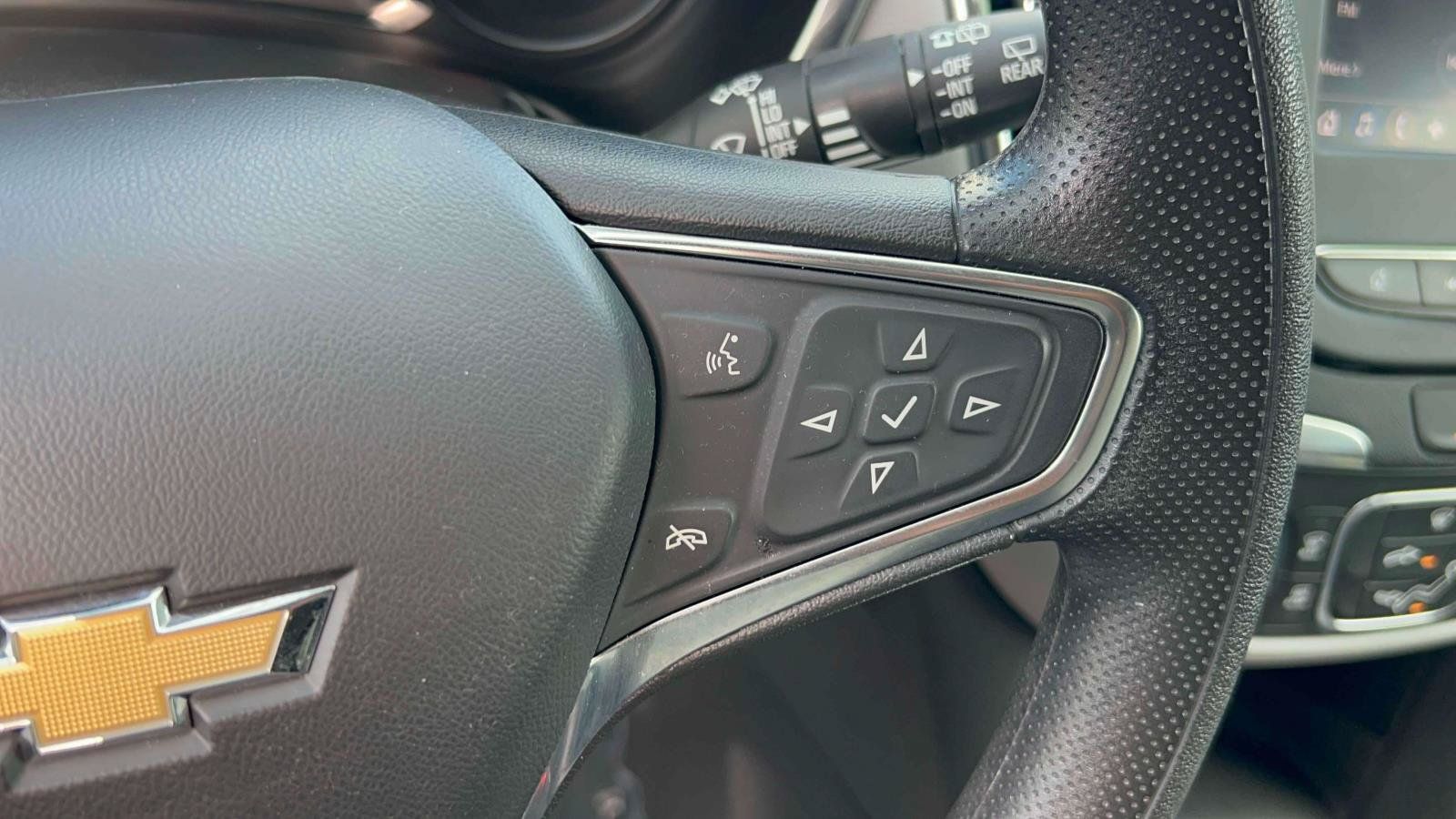 Used 2024 Chevrolet Equinox LS w/ LS Convenience Package FWD image 20