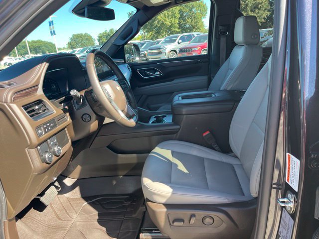 Used 2024 Chevrolet Tahoe LT w/ LT Signature Plus Package RWD image 17