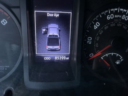 Used 2018 Toyota Tacoma SR w/ SR Convenience Package image 13