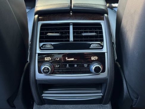 Used 2022 BMW 740i w/ M Sport Package RWD image 36