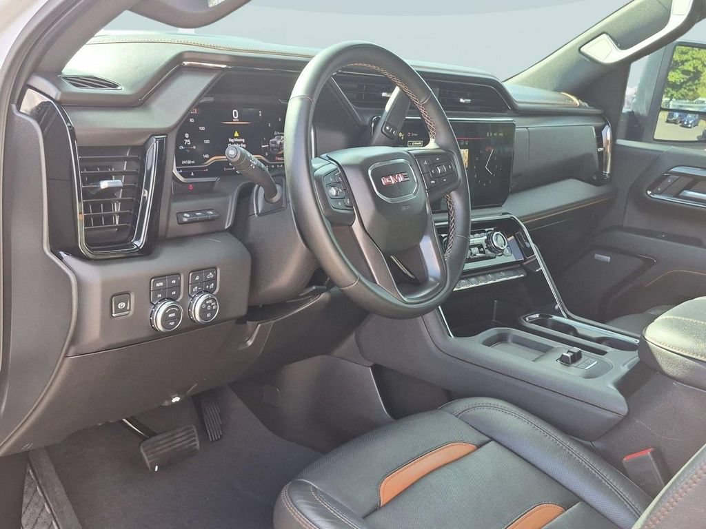 Used 2024 GMC Sierra 3500 AT4 w/ Technology Package AWD/4WD image 13