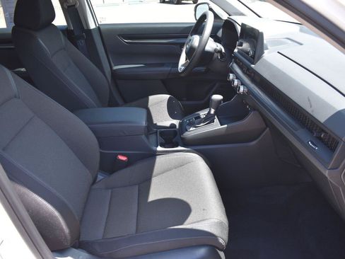 Used 2025 Honda CR-V EX image 16
