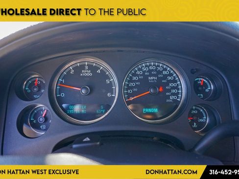 Used 2011 Chevrolet Suburban LT image 6