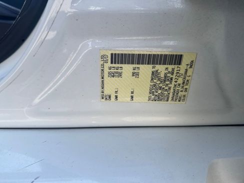 Used 2017 Nissan Maxima Platinum w/ Interior Lighting Package image 31