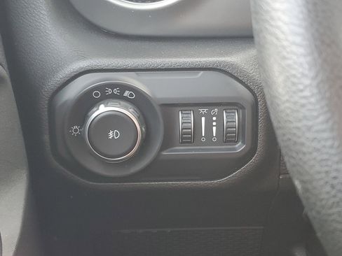 Used 2019 Jeep Wrangler Unlimited Sport image 25