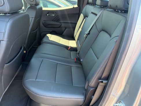 Used 2025 Chevrolet Colorado LT w/ LT Convenience Package AWD/4WD image 13