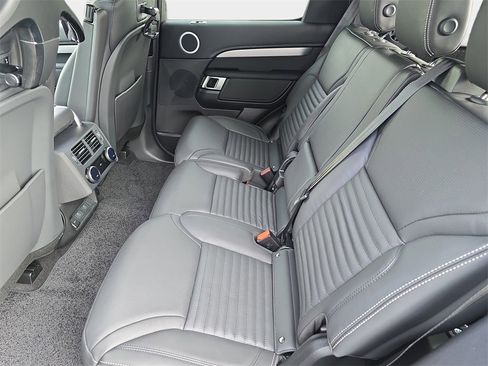 New 2026 Land Rover Discovery Limited Edition image 16