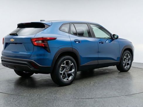 Used 2025 Chevrolet Trax LT image 6