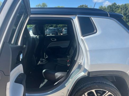 Used 2025 Jeep Compass Limited w/ Elite Group AWD/4WD image 27