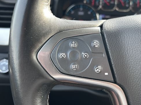 Used 2020 Chevrolet Suburban LT image 19