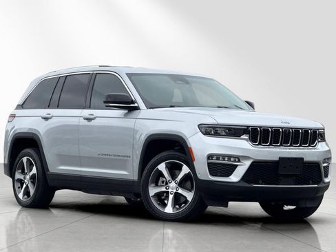 Used 2023 Jeep Grand Cherokee 4WD 4xe w/ Luxury Tech Group II image 2