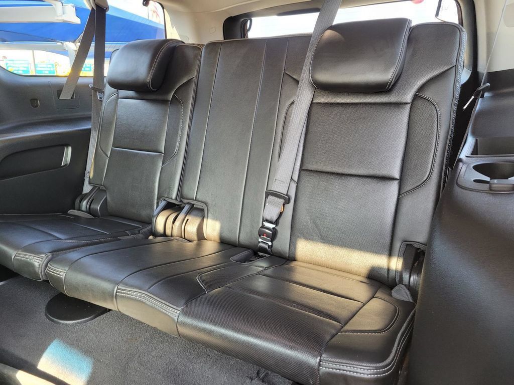 Used 2019 GMC Yukon XL Denali w/ Open Road Package RWD image 3