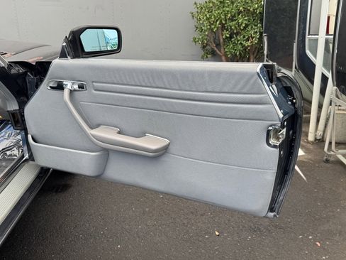 Used 1987 Mercedes-Benz 560 SL image 24