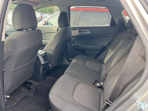 Used 2025 Kia Sportage LX image 7