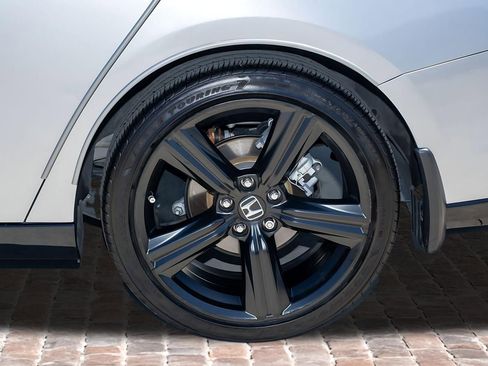 Used 2025 Honda Accord Sport image 38