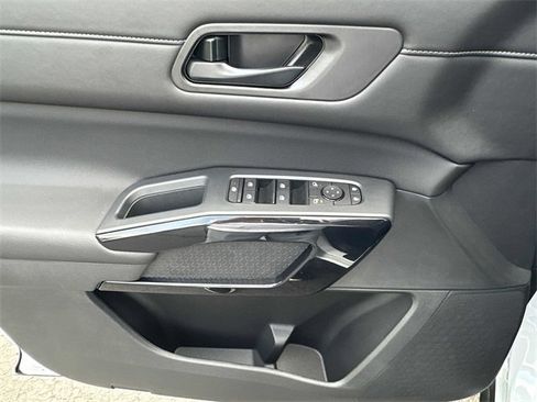 New 2025 Nissan Pathfinder SV w/ Cargo Package image 8