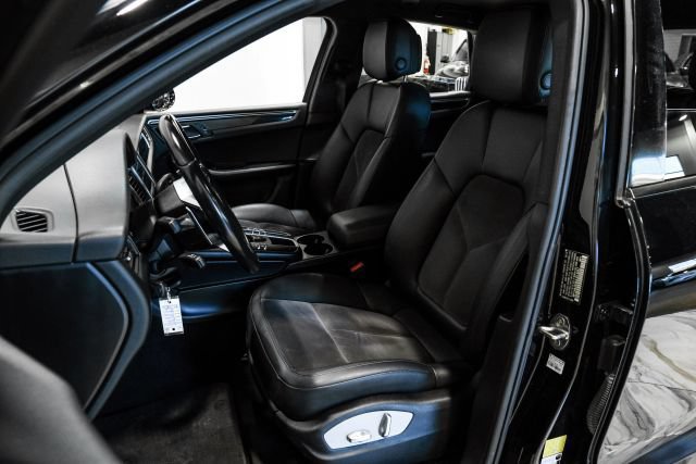 Used 2018 Porsche Macan AWD/4WD image 28