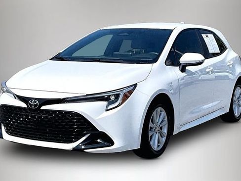 Used 2025 Toyota Corolla SE FWD image 2