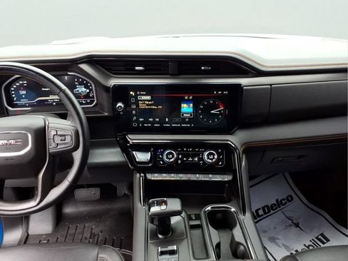 Used 2023 GMC Sierra 1500 AT4 w/ Technology Package AWD/4WD image 13