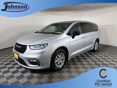 Certified 2024 Chrysler Pacifica Touring-L