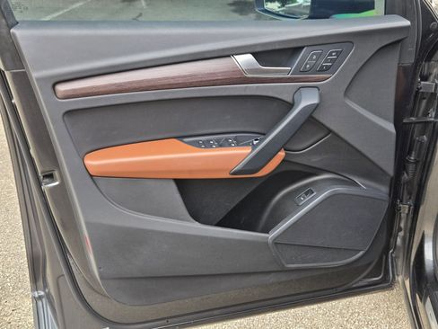 Used 2022 Audi Q5 2.0T Premium w/ Convenience Package image 10