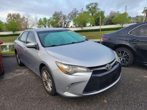 Used 2016 Toyota Camry SE image 30