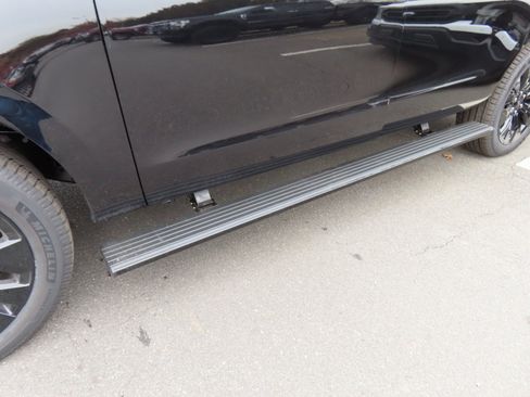 New 2025 Ford Expedition Max Platinum w/ Stealth Appearance Package image 8